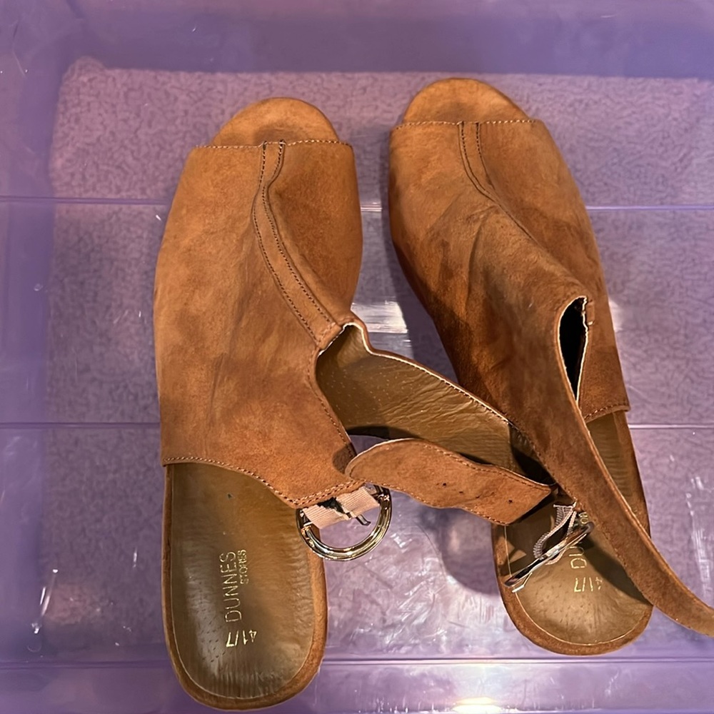 Dunnes brown faux suede heels